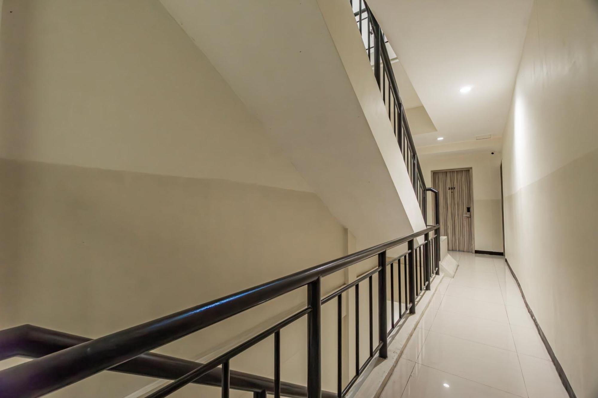 Ace Business Hotel Galaxy Surabaya Kültér fotó
